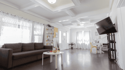 Habitación compartida con camas cápsula